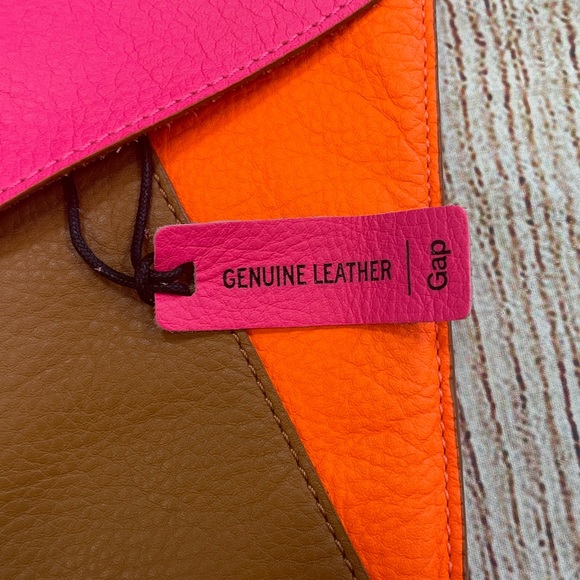 Gap, genuine, leather envelope style color block clutch awesome condition - Picture 3 of 4